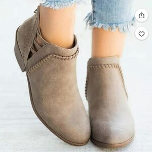 SO - Kohl's girl's suede zip back boots